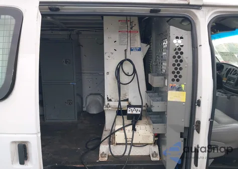 2004 Ford E-350 Super Duty Commercial/Recreational z USA, uszkodzony, nr VIN 1FTSE34L54HB35658